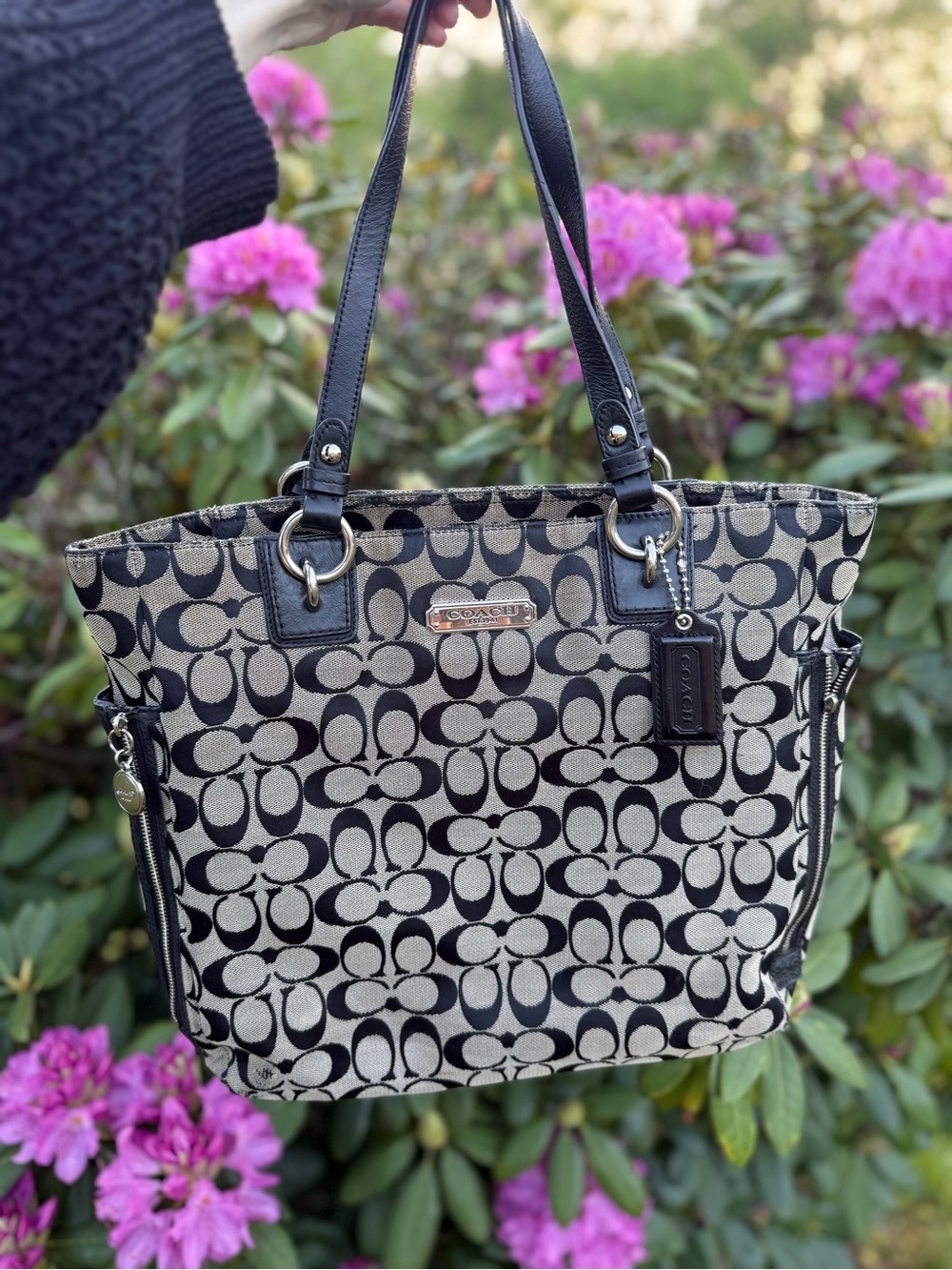 Coach Gallery NS Zipper Tote Bag